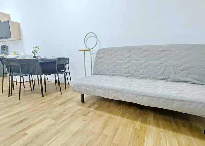 Spacious In A Lively Area Apartman Bécs