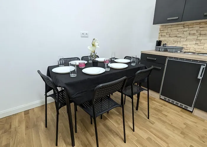 Apartman Spacious In A Lively Area