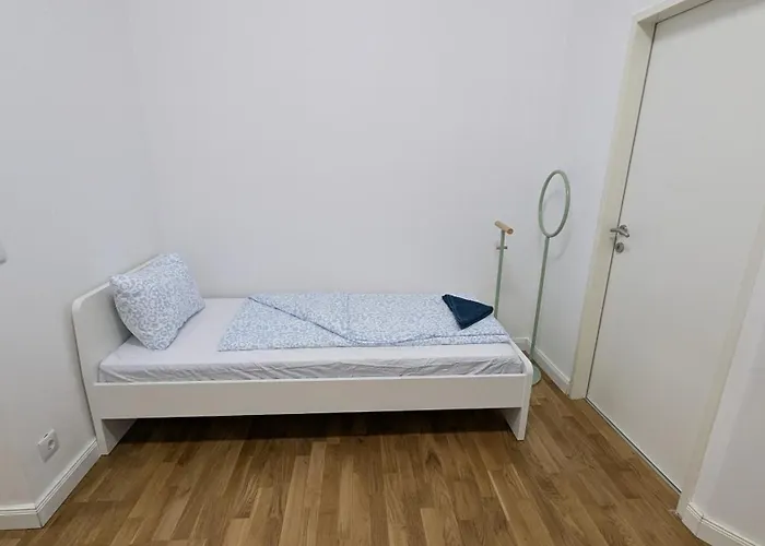 Spacious In A Lively Area Apartman Bécs
