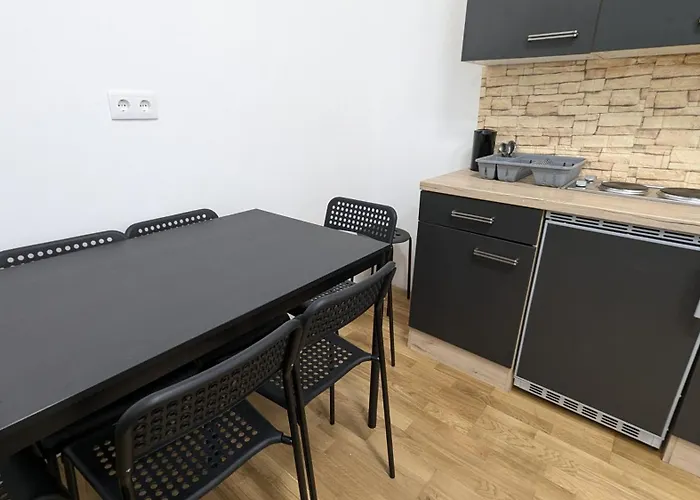 Apartman Spacious In A Lively Area *